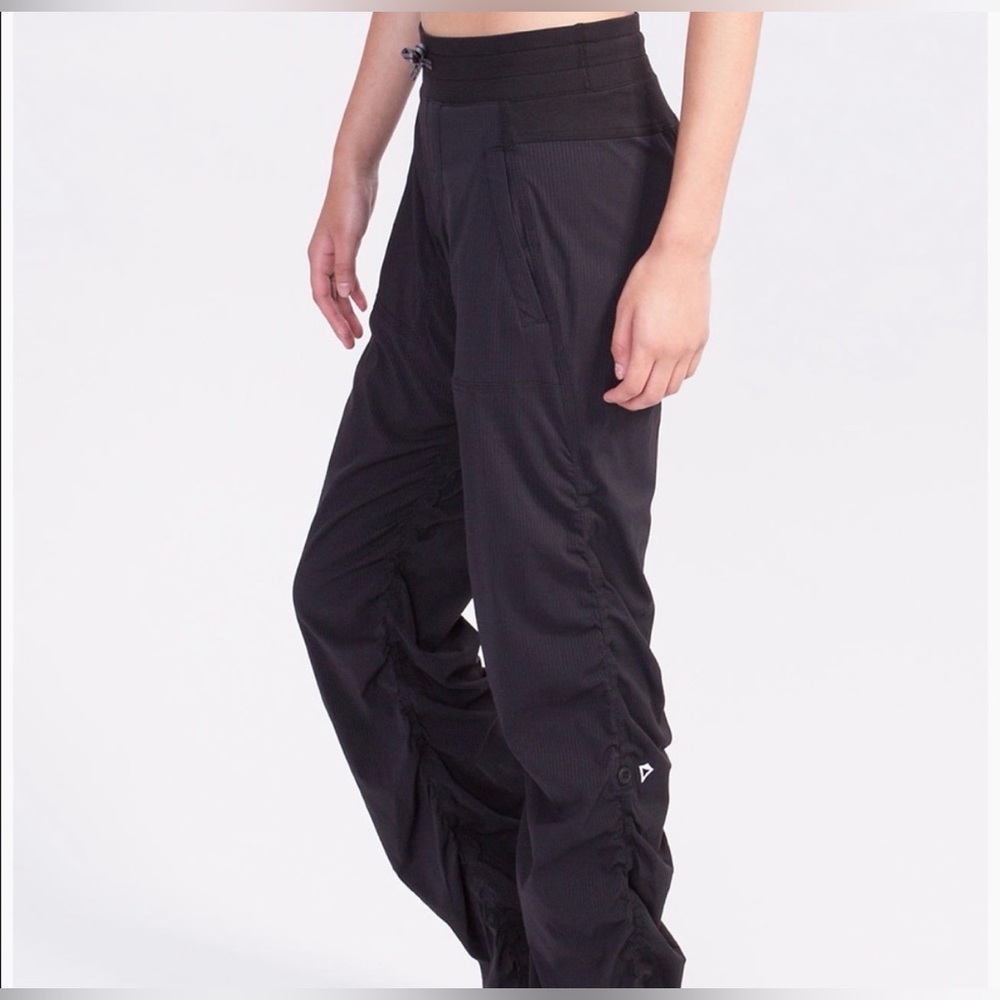 Ivivva by Lululemin Black kids Track Pants